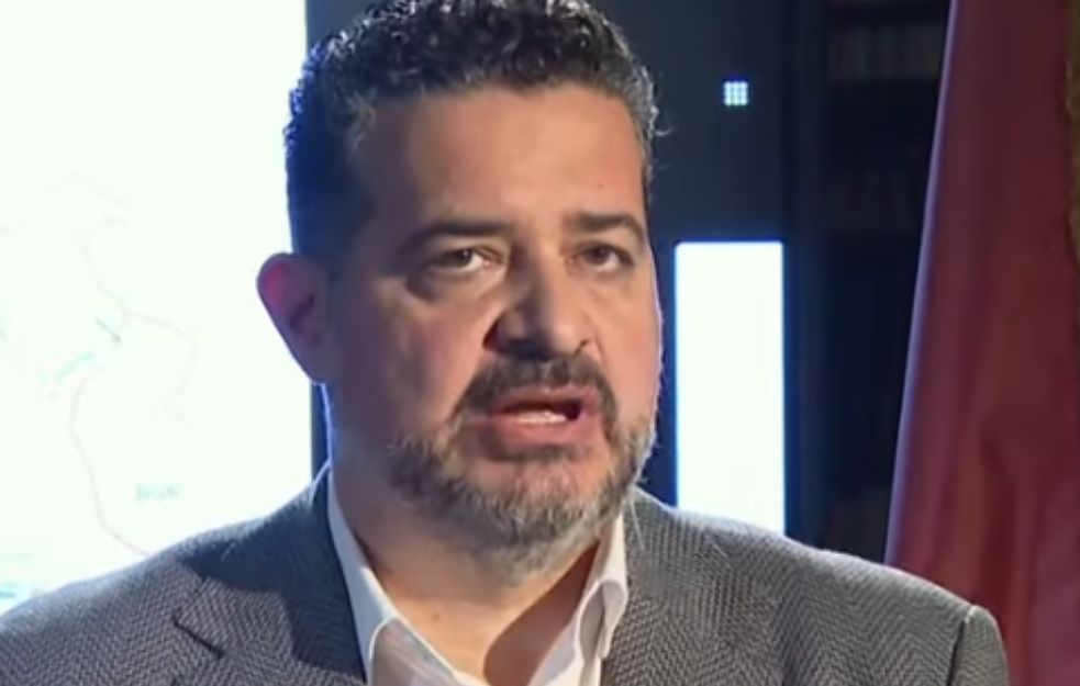  Ko je Nebojša Šurlan uhapšen zbog pada nadstrešnice? Mali mu tražio novac za navijače, Vučić ga nazvao političkim bednikom