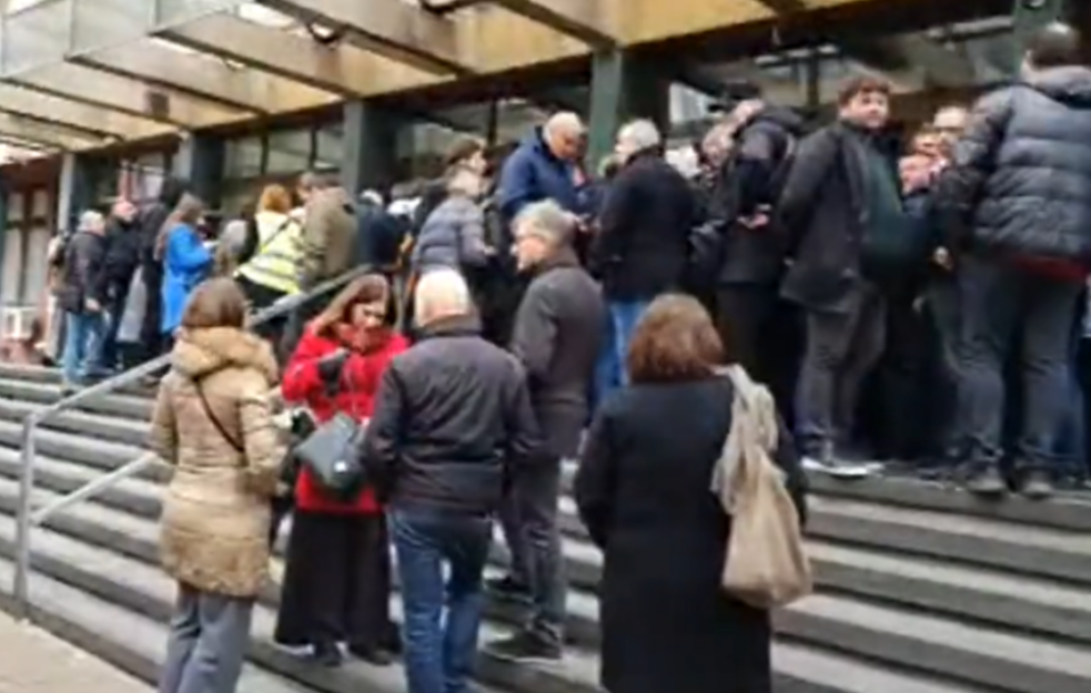 Peticija za oslobađanje pritvorenih studenata: Sudu u Novom Sadu predato 10.000 potpisa 