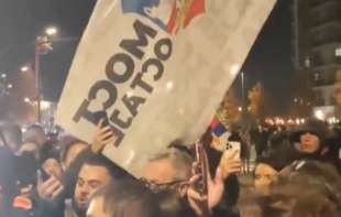 <span style='color:red;'><b>Blokada Beograda</b></span> na vodi: Batinaši nasnuli na aktiviste i opozicionare (VIDEO)