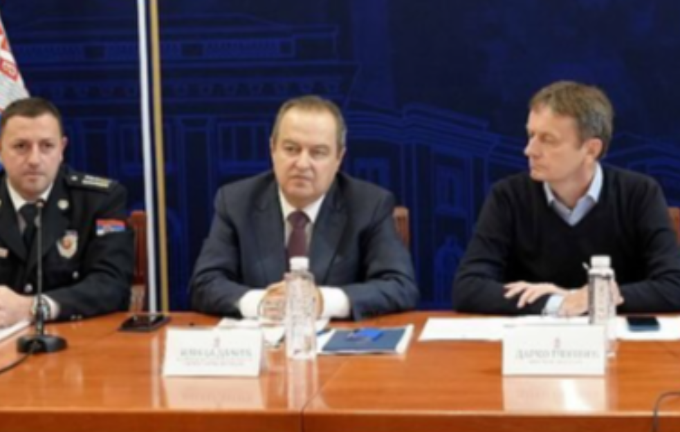 Ministar Dačić jasan: Nikada neće biti dozvoljeni napadi na policiju