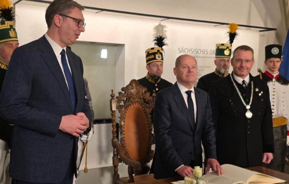 Predsednik Srbije stigao u Nemačku: Danas se sastaje sa Šolcem