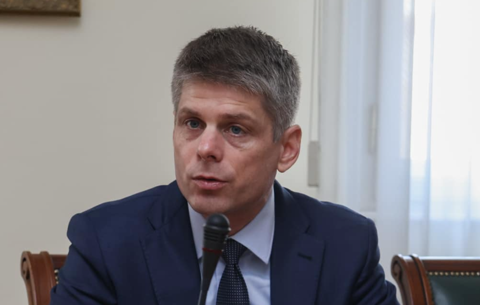 Gujon: Opozicija nema hrabrosti za samostalno donošenje odluka