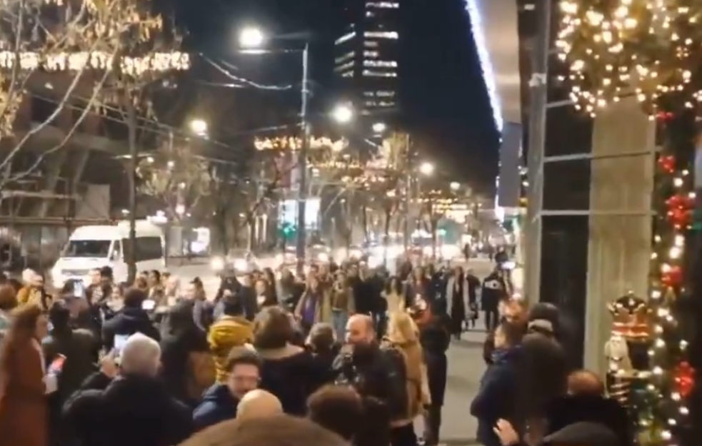 Nećete kopati! Aktivisti „Ne damo Jadar“ ušli u hotel Hilton na koktel kompanije Rio Tinto