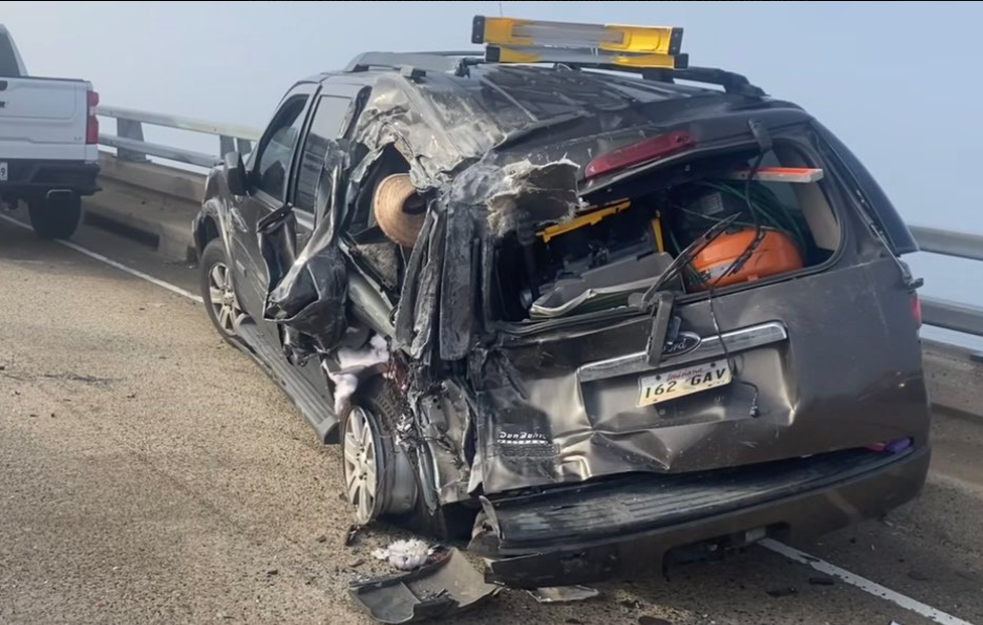 SAD: Lančani sudar 40 vozila na mostu Pončartrejn, 11 osoba povređeno