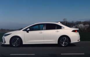 U <span style='color:red;'><b>Singapur</b></span>u Toyota Corolla košta 118.000 evra, a VW Golf 129.000 evra
