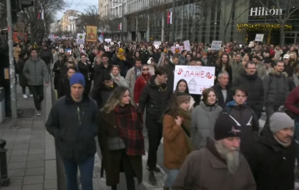 Protest na Slaviji: Građani na ulici, obustavljen saobraćaj