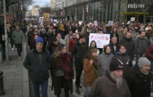 Protest na Slaviji: Građani na ulici, obustavljen saobraćaj