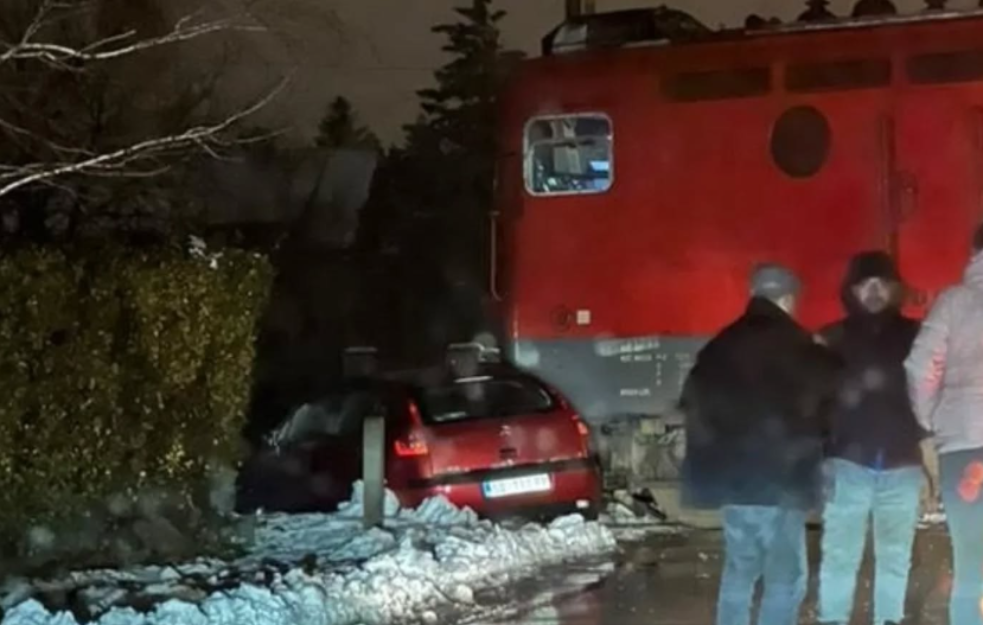 UŽAS kod Smedereva! Voz udario u automobil