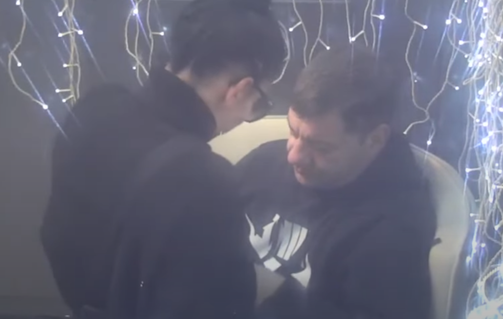 Vrela akcija Ivana Marinkovića i Aleksandre u sred bela dana! Zavukao joj ruke u trenerku