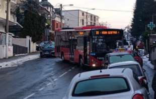 Poledica napravila HAOS PO BEOGRADU: Autobusi ne idu, putevi paralisani, negde čak i <span style='color:red;'><b>udesi</b></span> 