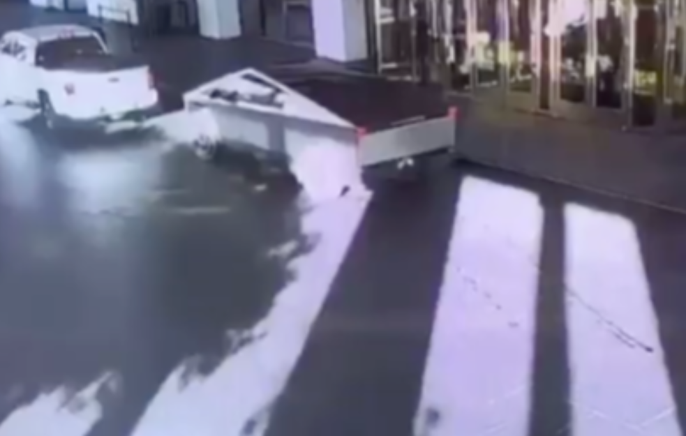 Identifikovan vozač Tesla sajbertraka raznesenog ispred Trampovog hotela: Jedna osoba poginula, sedam povređenih u eksploziji u Las Vegasu (VIDEO)