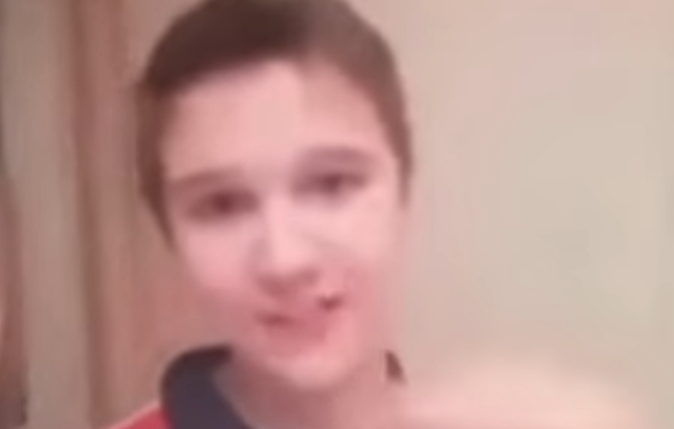Da li se sećate dečaka koji je bio pravi hit na mrežama: Evo kako izgleda danas 