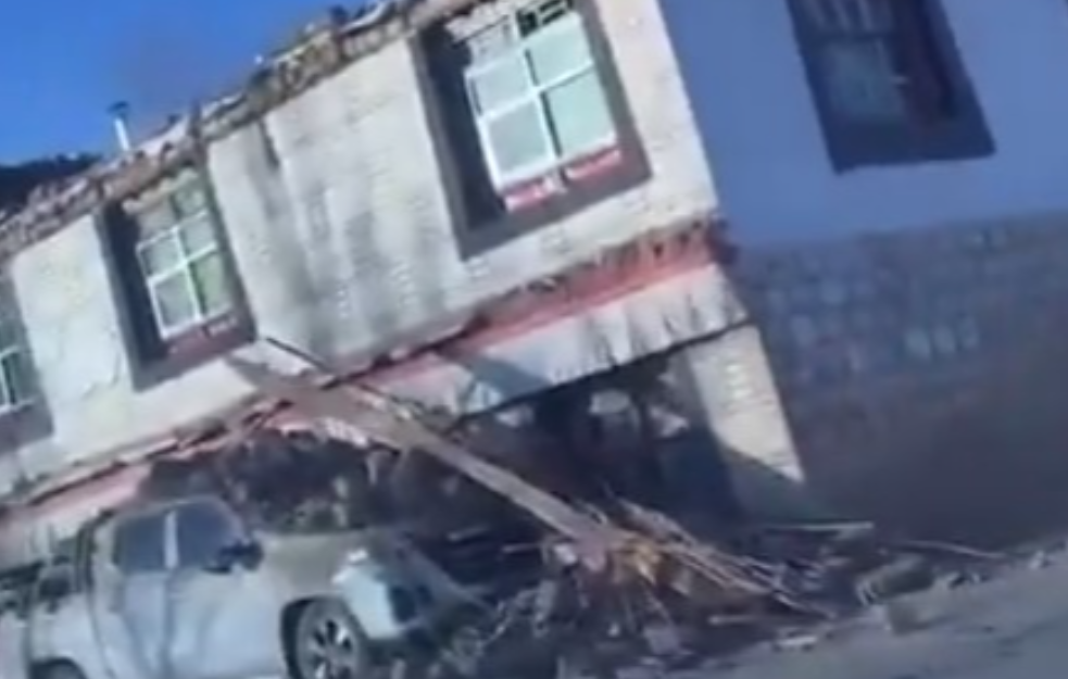 Srušeno na stotine zgrada, prizori potresni: U zemljotresu na Tibetu do sada 126 žrtava
