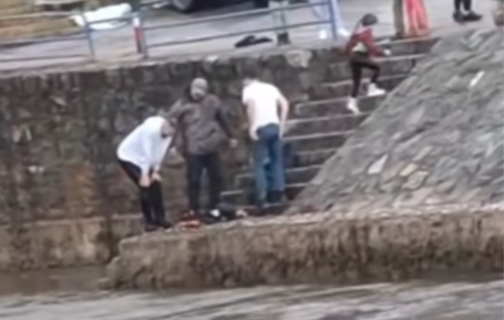 Spasao devojčicu iz hladne Đetinje: Kada je video da je upala ureku, Marko nije oklevao ni časa (VIDEO)