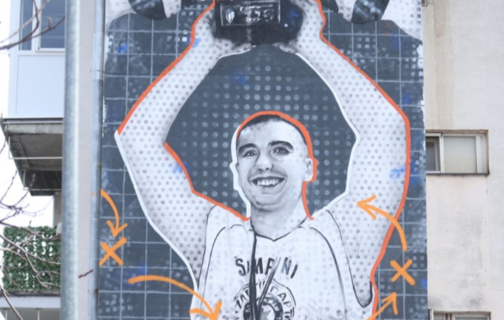 Otkriven MURAL posvećen košarkaškoj legendi Dejanu Milojeviću (VIDEO)
