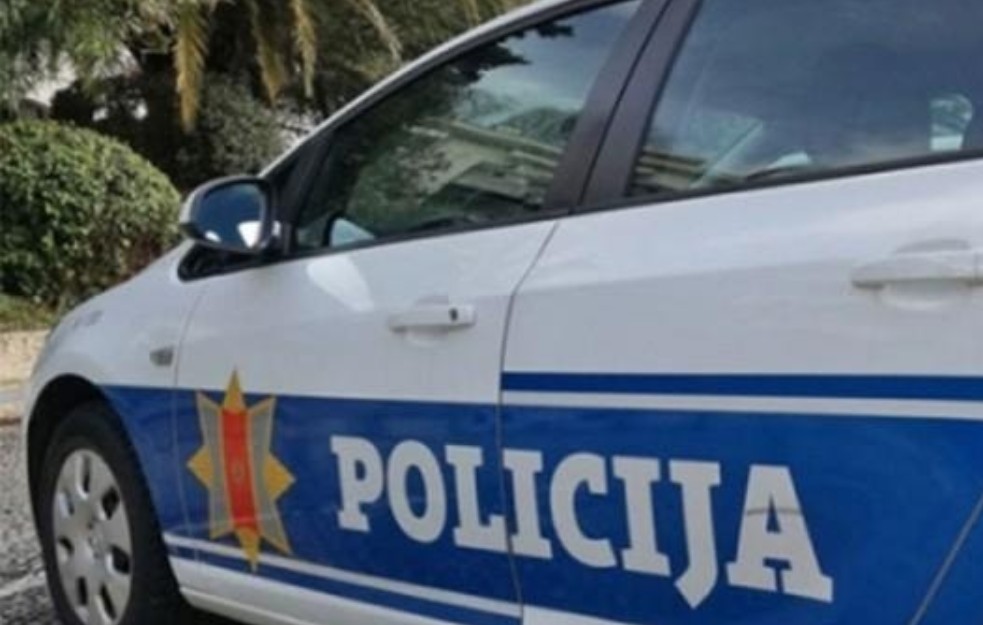 Zapaljen automobil tivatskog paroha: "BMW" potpuno izgoreo