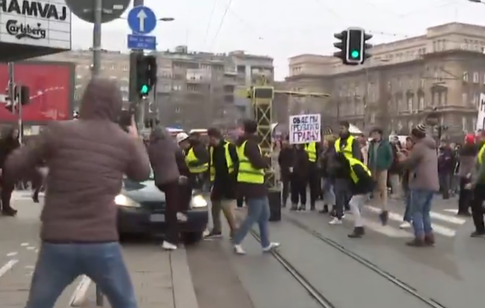 Uprave svih beogradskih fakulteta najoštrije osudile gaženje studentkinje tokom protesta