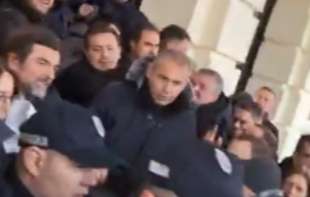 Pokušaj blokade Gradske kuće: Policija izbacila opoziciju