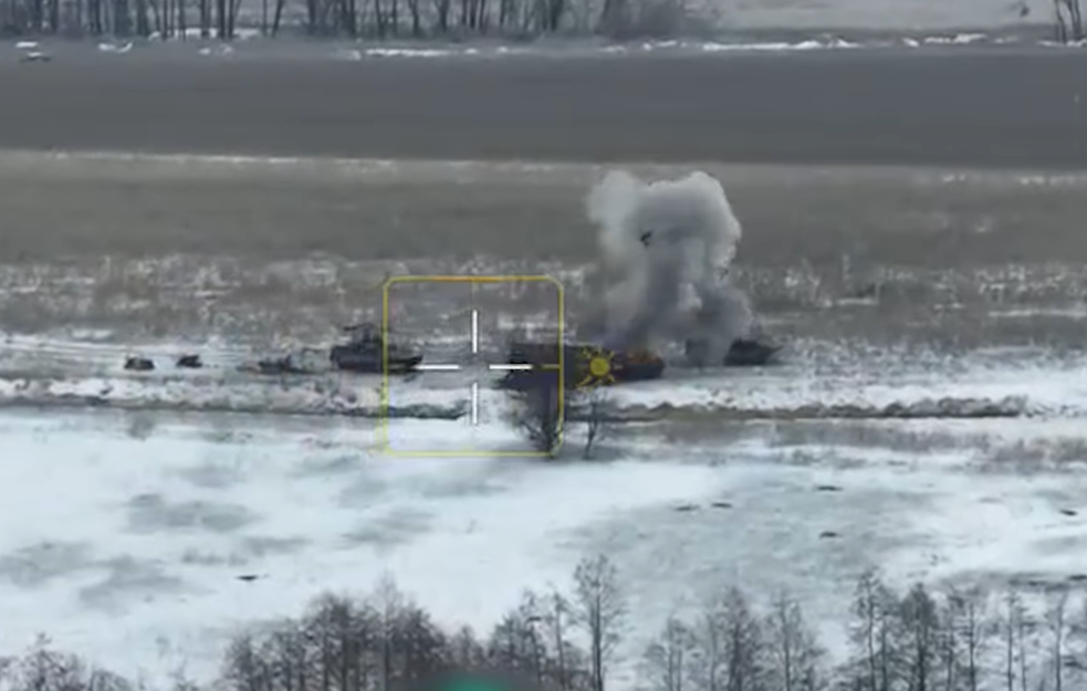 Ukrajinski graničari iz zasede napali konvoj ruskih oklopnih vozila (VIDEO)