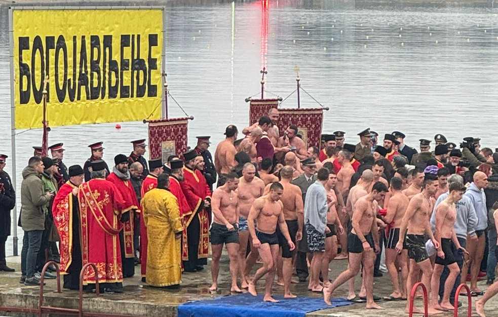 Održano plivanje za ČASNI KRST NA ADI CIGANLIJI