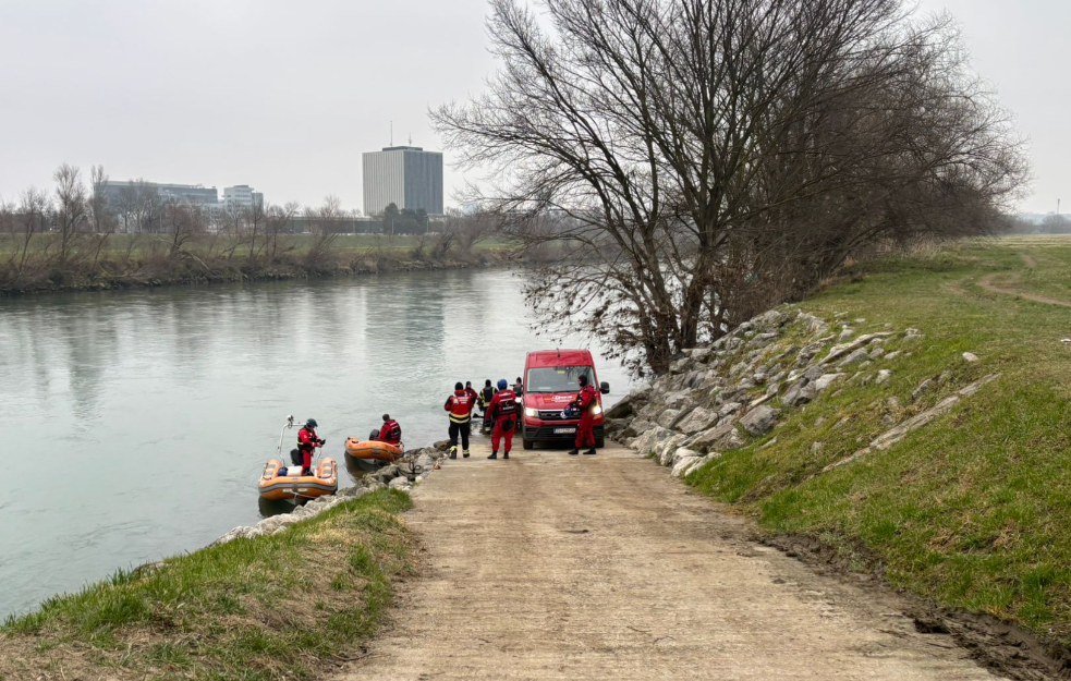 I dalje nema tragova devojčice (3) koju je majka pustila niz Savu: Jedan faktor danas olakšava potragu
