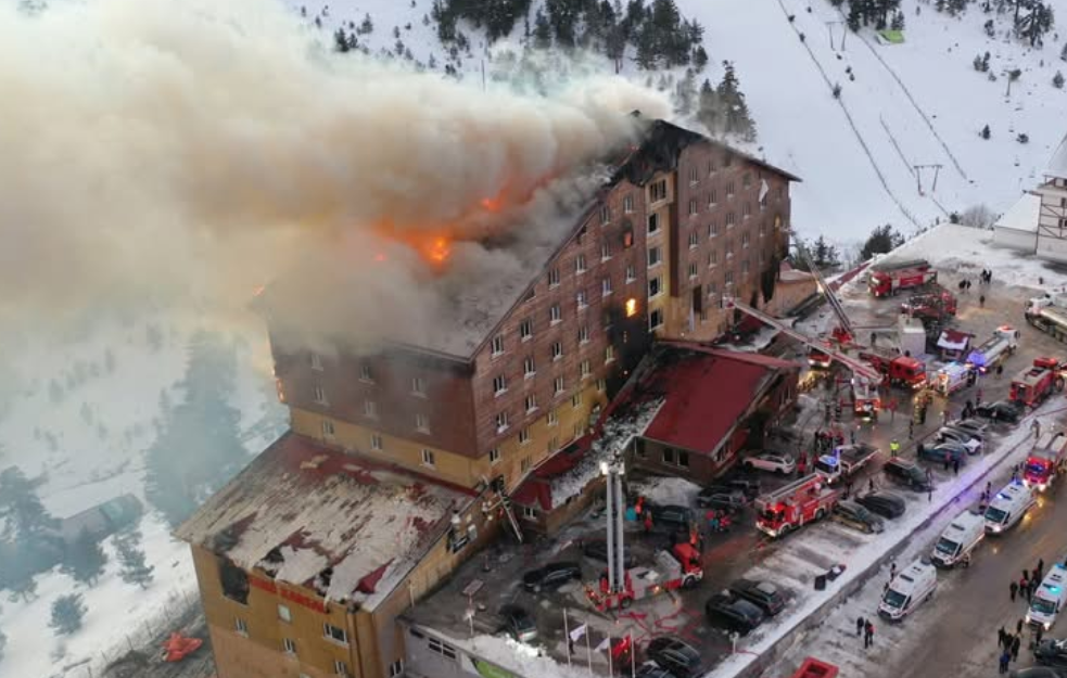 Broj poginulih u požaru na turskom skijalištu Kartalkaja porastao na 76
