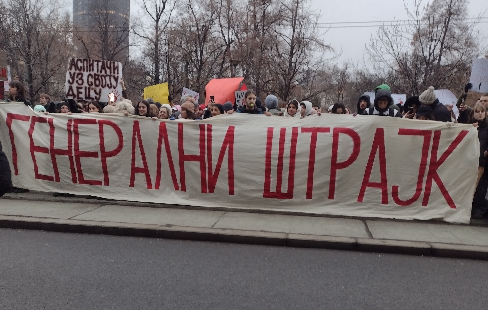 GENERALNI ŠTRAJK - OPŠTA GRAĐANSKA NEPOSLUŠNOST: Studenti pozvali Srbiju da u petak stane!