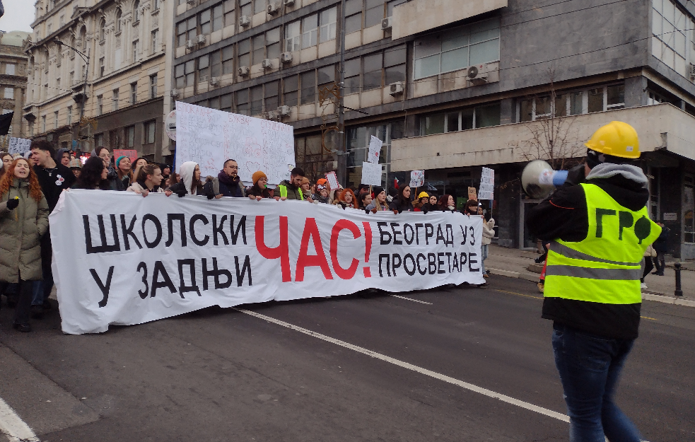 GLAS MLADIH MORA DA SE ČUJE: Princ Filip podržao studente