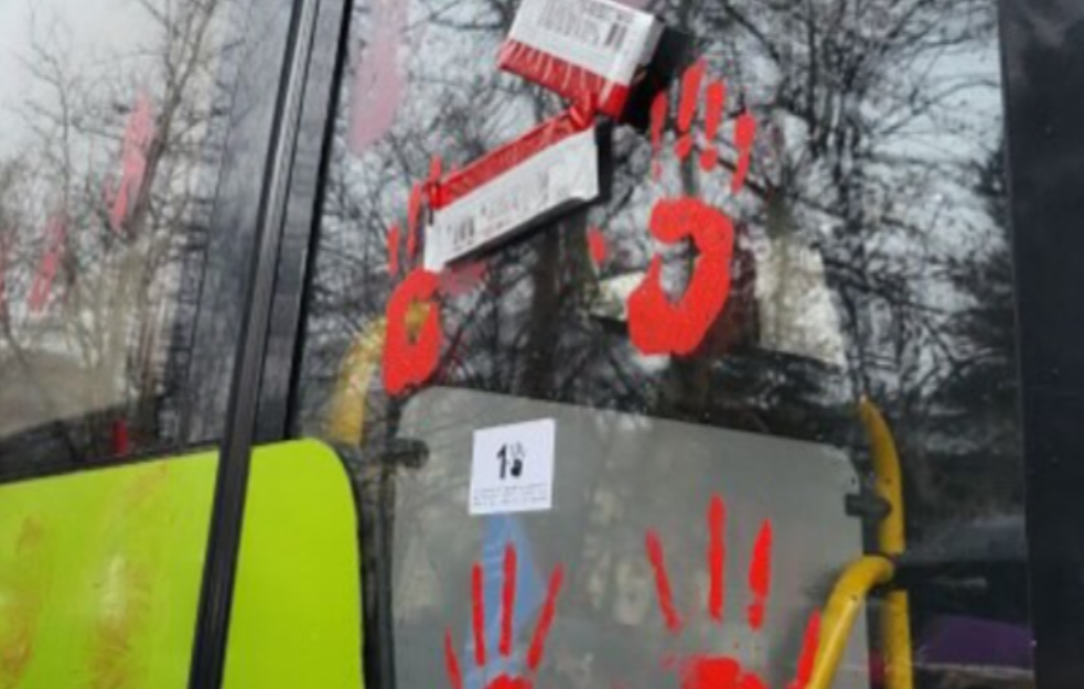 Na Voždovcu blokirani autobusi koji treba da voze učesnike na skup u Jagodini: „Držaćemo ih koliko bude bilo potrebno“