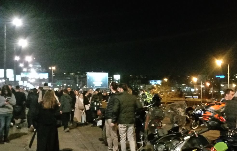 Studenti pešice nastavili put iz Sopota: 