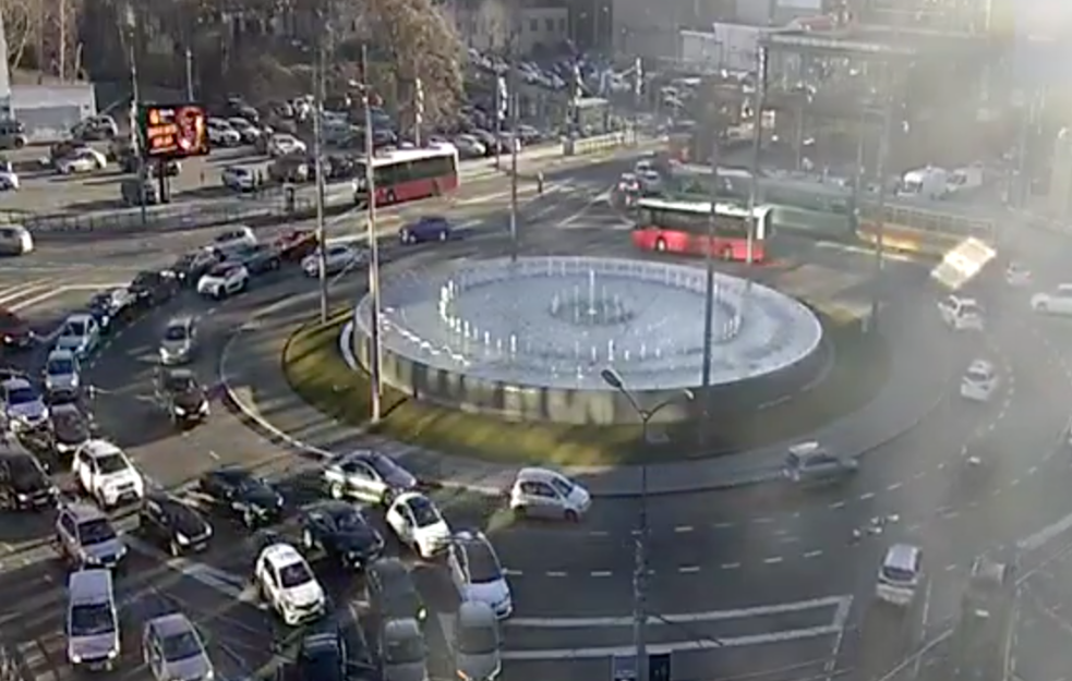 Haos na Gazeli i zastoj tramvaja u centru Beograda: Najveće gužve u jutarnjem špicu i najkritičnije tačke (FOTO)