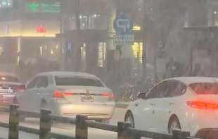 Jak sneg izazvao zagušenja na <span style='color:red;'><b>auto-putevi</b></span>ma u Južnoj Koreji 
