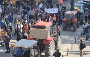 Veliki protest u Kraljevu: Pumpaj, pumpaj Ibar vodo, centar grada blokiran do 16 časova