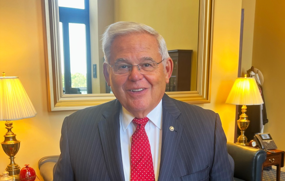 SAD: Bivši senator Bob Menendez osuđen na 11 godina zatvora zbog korupcije