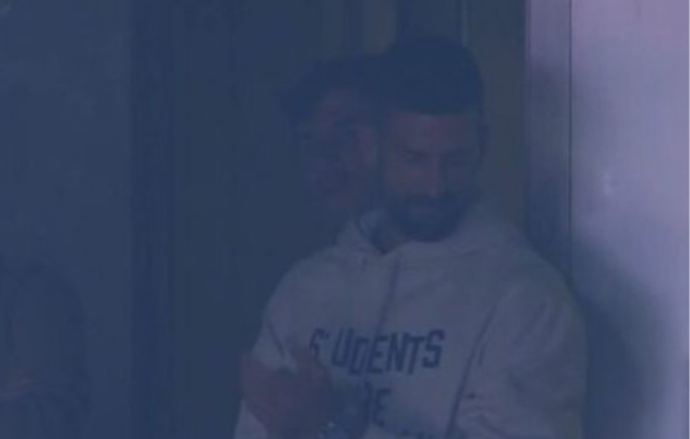 Jedan je Nole: Novak Đoković došao na derbi u duksu sa natpisom “Studenti su šampioni” (FOTO)