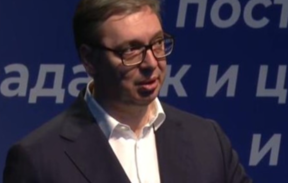 Vučić u Aleksandrovcu: Srbijom neće upravljati ulica, već građani na izborima