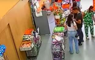 <span style='color:red;'><b>Mobilni</b></span> telefon eksplodirao u džepu žene u supermarketu u Brazilu (VIDEO)