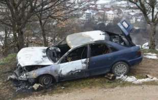 Zapalili automobil zbog svađe: Jedan uhapšen, drugi u bekstvu