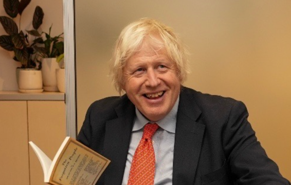 Bivši britanski premijer Boris Džonson naplaćuje 121 funtu za rukovanje i fotografiju