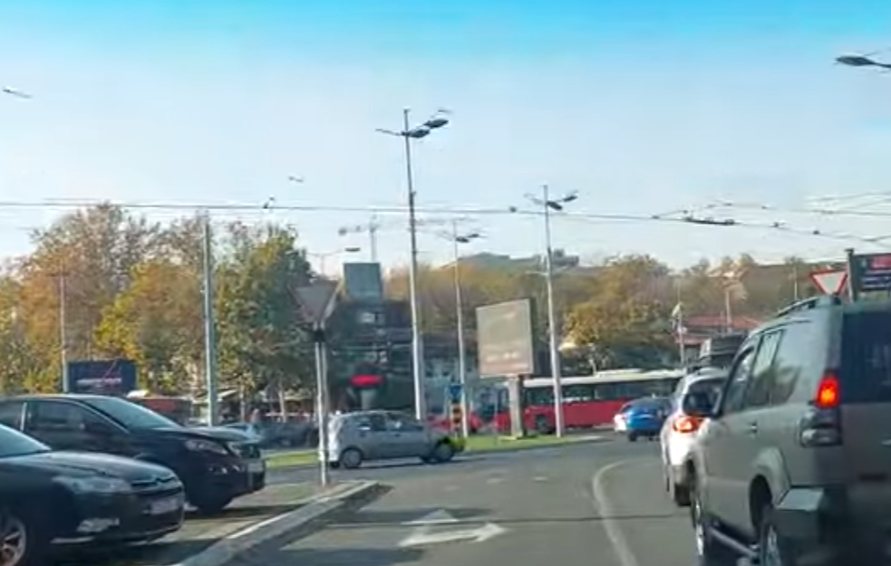 Od danas zvanično rade semafori na Autokomandi