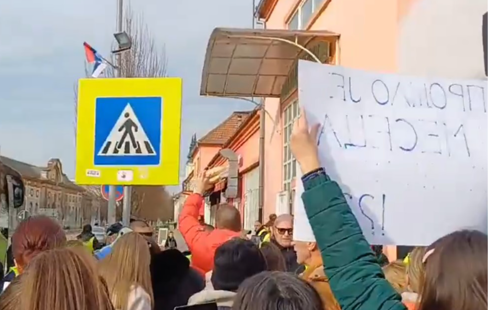 Vučević izviždan u Srbobranu: Ovako vruć doček nije očekivao (VIDEO)