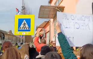 Vučević izviždan u <span style='color:red;'><b>Srbobran</b></span>u: Ovako vruć doček nije očekivao (VIDEO)