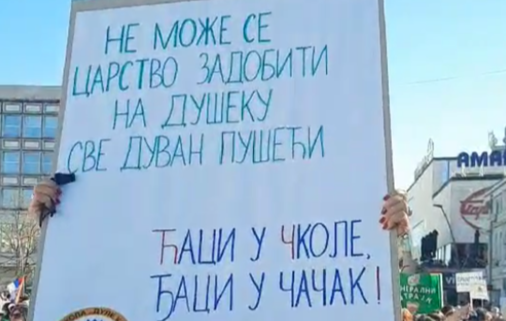 Nema stajanja: Veliki protest prosvetnih radnika u Čačku