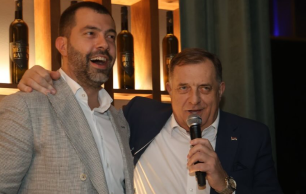 Pogledajte kako je Milorad Dodik proslavio 66. rođendan uz pesmu i najmilije