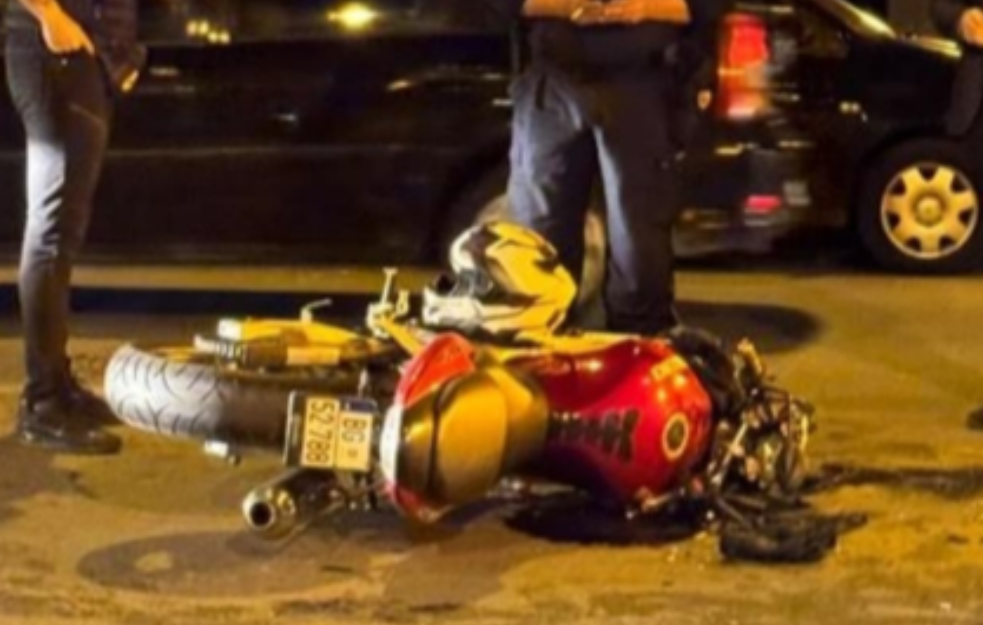 Jeziva nesreća na Voždovcu: Automobil se zakucao u motociklistu (FOTO)