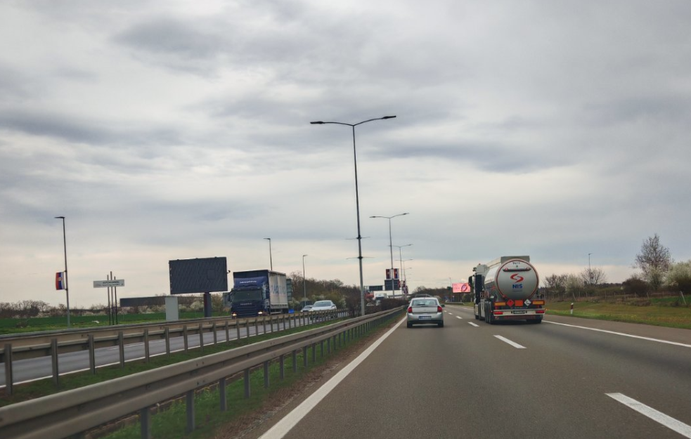 Auto-put kroz Beograd prohodan, problemi u prigradskom prevozu pred veliki skup