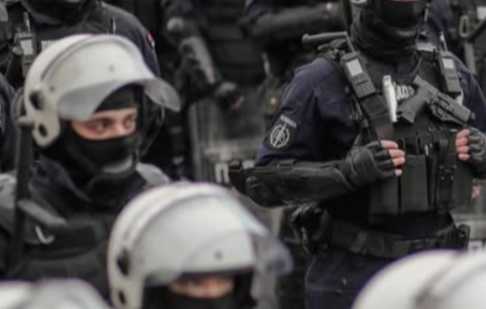 Vučević: Spremni smo da pozovemo FBI i FSB da dođu i istraže događaj na protestu u subotu