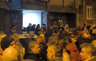 NIje bilo fizičkog napada na Pavlovića: Članovi Kreni-promeni protestuju zbog privođenja Željka Latasa (VIDEO)