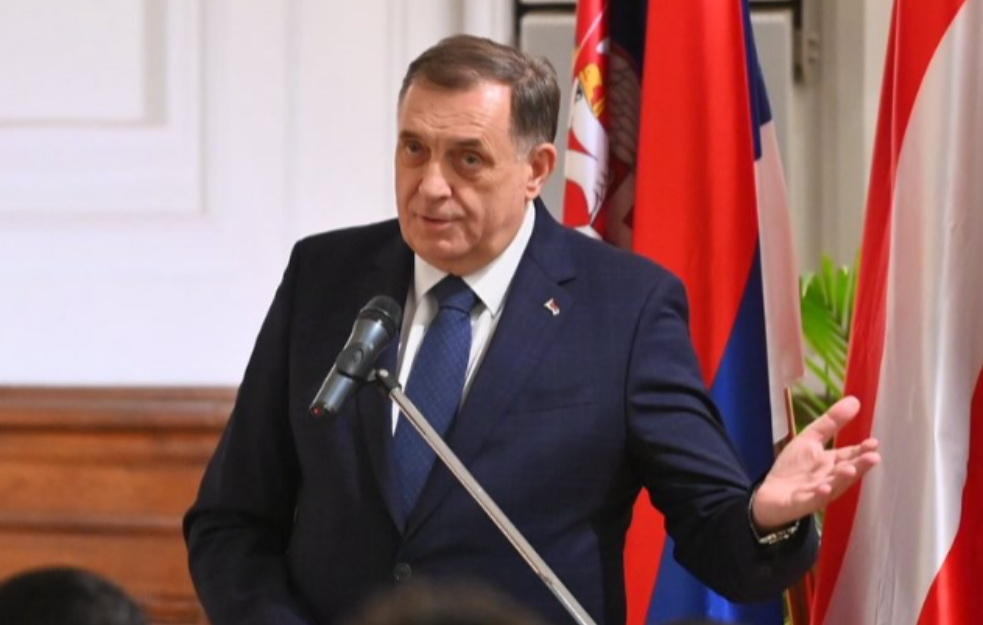 Dodik poručio Šmitu: Konačno sam te naterao da priznaš, jedna osoba ne može da odlučuje o svima