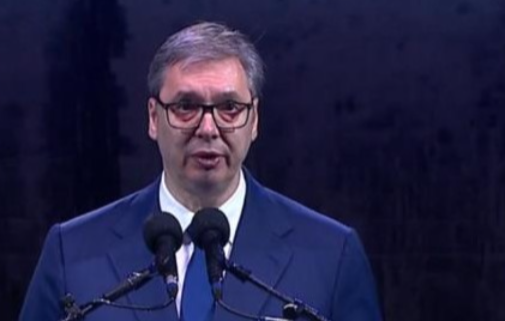 Vučić o protestima i na obeležavanju Dana sećanja: 